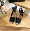 Retro Miljöklädda vävda kvinnors slitesdesigner Sandaler Fashion äkta läderband Slope High Heels Show Party Beach Dress Shoes 35-41