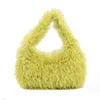 Fourre-tout d'hiver corée du sud sac pour femmes couleur Portable mignon mode peluche Hbag personnalisé polyvalent