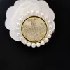 Badge broche designer broche broches broche bijoux femme Broches argent or hommes marque luxe broches femmes cristal strass perle lettre décoration broches fête