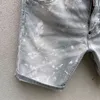 Erkek kot pantolon mavi yaz yarım pantolonlar için kısa denim erdes pantolon deliği metal düğmesi fermuar sıska ince yamalı su yıkanmış akçaağaç yaprağı tasarımcısı üst kaliteli