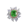 Klaster Pierścienie 2023 925 Srebrna Mint Zielona Pierścień 8 10 Radiant Flower Cut Hao Inkrustowane luksusowa osobowość Fabryka Bezpośrednia Sprzedaż