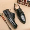 Kleidschuhe Brogue Carving Weiß/Schwarz Mode Herren Formale Leder Business Hochzeit Designer Büro B87