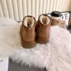 Designer Women Winter Ultra Mini Boot Australian Platform Boots For Men Real Leather Warm Ankle Fur Booties Luxurious Shoe Snow Boots Warm Ullplattform tjock botten