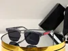 Kadın Güneş Gözlüğü Kadınlar Erkekler Güneş Gözlükleri Erkek Moda Stili Gözleri Koruyor UV400 lens Rastgele Kutu ve Kılıf 08X