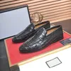 Luxe kleding schoenen zakelijk bonen schoenen jurk heer schoenen mode casual schoenen ademende patent lederen alligator heren rijschoenen jurk trouwschoenen.