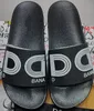 Bayanlar Sandali Slipper Moda Mule Waterfront Tasarımcı Ayakkabı Lüks Slide Summer Moda Geniş Düz Kaygan Banyo Ev Ayakkabıları Flip Flops Nedensel Slipper Us12