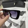Lunettes de soleil d'été design de luxe Box Large Frame Face Covering Fashion Cat Eyes Ultra Light Glasses Show Style Women