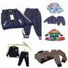 Barnens utländska bomullssportuppsättning Autumn och vinter Nya herr- och kvinnors babymod Hoodie Pants Högkvalitativa modemärke Tvådelar Set Storlek 90-160 cm A0018