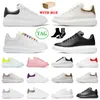 Hot 2023 Llegada Diseñador Zapatos para correr Mocasines con cordones de gran tamaño Hombres Mujeres Negro Blanco Oro Zapatillas de deporte de cuero Zapatillas de suela plana Jogging Tamaño 36-45