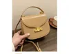 Bolso de diseñador Bolso de cuero de lujo Media luna Moda Bolso cruzado de cintura alta Numero Bolso Bolso de bola de masa Bolso clásico para mujer Bolso de hombro A001