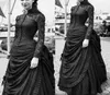 Vintage viktorianisches schwarzes A-Linien-Hochzeitskleid, Spitze, langärmelige Jacke, hoher Kragen, Retro-Gothic-Steampunk-Hochzeitskleider, Cosplay, Masq8226970
