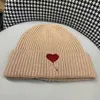 패션 Amis Cashmere 따뜻한 모자 여성 디자이너 Beanie Cap Ski A-Line A-Line 자수 헴 남자 니트 콜드 하티 히트