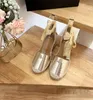 Retro Miljöklädda vävda kvinnors slitesdesigner Sandaler Fashion äkta läderband Slope High Heels Show Party Beach Dress Shoes 35-41