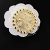 Badge broche designer broche broches broche bijoux femme Broches argent or hommes marque luxe broches femmes cristal strass perle lettre décoration broches fête