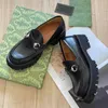 Chunky loafers designer kvinnor loafers luggar ensam loafer bee klänningskor lägenheter plattform klackar mockasins svart vit läder loafer mules platt pumpar loaf moccasin sko