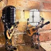 Dekorativa objekt Figurer Vintage Microphone Robot Lamp Spela Guitar LED -lamplampor Vintage Miniatyres Crafts Lighting Office Desk Home Decoration 230404