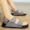 Sandaler Summer Man's Breattable Sport Casual Flat Eva Slippers Hook Loop Bekväm vattentät herrskor Solid Light Sandalias