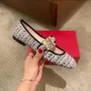 100% sandalias de diseñador de cuero diapositivas Mujer Zapatos de vestir Blanco Mary Jane Verano Lujo Francés Tacones gruesos Señora como estilo pequeño cuero la plataforma suave única