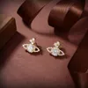 Stud Designer Boucles d'oreilles Vivian Luxe Femmes Bijoux De Mode Boucle D'oreille En Métal Perle Boucle D'oreille cjeweler Westwood Femme Mouvement actuel 76ess