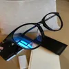 2023 Fashion Designer Nuovi occhiali da sole Montatura per occhiali pianura femminile di Xiangjia con raggi blu a prova di miopia maschio stesso V-face sottile semplice solo
