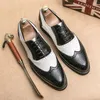 Kleidschuhe Brogue Carving Weiß/Schwarz Mode Herren Formale Leder Business Hochzeit Designer Büro B87