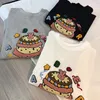 남성 Tshirts Ader Tshirt 여름 케이크 타월 자수 알파벳 커플 틈새 상단 및 여성 캐주얼 느슨한 INS 230404