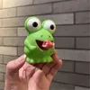 Grenouille qui sort la langue pincement jouets de décompression petit dinosaure grand oeil grenouille pincement ressort jouets pour réduire le stress jouets d'anxiété pour les enfants