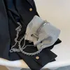 Marsupi Texture Premium Set di frange di nicchia francese Borsa a secchiello con diamanti Borsa a tracolla con catena da donna 2023