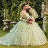 Wunderschönes schulterfreies Quinceanera-Kleid mit Pailletten in Salbeigrün, Ballkleid, Sweep-Zug, Applikationen, Tüll, Prinzessinnen-Party-Abschlussballkleid