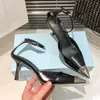 Sapatos de salto alto para mulheres Sapatos de grife saltos slingback salto alto gatinho de aço bico pontudo bomba sandálias designer famoso feminino preto branco rosa bombas de prata