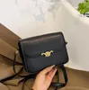 2023 Designerväska Luxury Leather Half Moon Bag Fashion High midja Crossbody Bag numero Handväska Dumpling Bag Classic Womens Bag Axel Bag A02