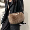 Kvällspåsar vinter kvinnor 8 färger faux päls handväskor designer crossbody trend mjuk plysch axelväska kvinnliga pärlkedjekopplingar