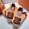 Sandali firmati con fibbia classica Cinturino alla caviglia piatto Moda donna Open Toe Scarpe basse casual Pantofole da spiaggia per ufficio estivo Scarpe da vacanza 35-41 Con scatola