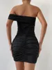 Casual jurken 2023 Zomer Europese Amerikaanse dames sexy off-shoulder geplooide single-shoulder korte mouwen jurk met korte mouwen