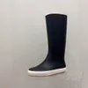 Bottines de pluie de qualité supérieure, bottes mi-hautes, bout rond, bottes plates, talons, logo de la marque, caoutchouc naturel, slip-on, créateurs de luxe pour femmes, chaussures décontractées, chaussures d'usine