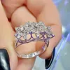 Cluster Ringen Huitan Fancy Flower Voor Vrouwen Luxe Ingelegde Witte Kubieke Zirkoon Fashion Dance Party Verjaardagscadeau Trendy Sieraden