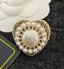 Designer Heart Brosches Pins Pearl Copper Brooch Pin Gold Color Luxury Pearl Rhinestone Crystal Gold Pins For Women Clothing Decoration Jewellery Accessories