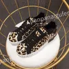 2023 Hot luxe femmes baskets chaussures blanc noir cuir formateurs célèbre confort extérieur formateurs hommes décontracté marche