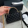 23K Şık Kadın Mini Omuz Çantası Deri Elmas Altın Donanım Metal Mem Emaye Tutamak Lüks Çantası Matelasse Zincir Crossbody Bags Klasik Siyah 18/14/11cm