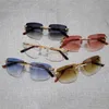 Fashionabla lyxiga utomhus solglasögon Trend Finger Luipaard Style Slumpmässiga män Square Shadow Metals Frame Clear Glass Women For Beaching Eyewearkajia