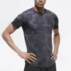 Ll da uomo esterno sportivo maschi da uomo veloce secco a secco camo top short top uomini wrokout corto manica l22