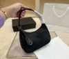 Borsa tote nuovo stile borsa firmata borsa di alta qualità borsa a tracolla tracolla moda borsa sotto le ascelle borsa in nylon da donna03