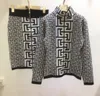 Zweiteiliges Kleid Neues Herbst- und Winter-Retro-Reißverschluss-Karo-Tweed-Mantel + kurzer Rock mit hoher Taille Zweiteiliges Set Damen-Wollrock-Sets
