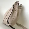 Half Moon Bag Echtes Leder geschnitzte Perforation Handtasche Metall gewebter Griff abnehmbare und verstellbare Kette Umhängetaschen