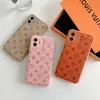 Coque de téléphone de styliste pour iPhone, compatible modèles 14, 13, 12, 11 pro max, 7, 8 plus, x, xs, xr, se, lettres en relief, 12 colorées