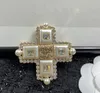 Designer Cross Brooches Pins Pearl Copper Brosch Pin Gold Color Luxury Rhinestone Crystal Gold Pins For Women Clothing Decoration Jewellery Accessories