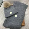 Kadınlar için Tasarımcı Eşarp Kabarık Beanie Şapka ve Eşarp Seti Lüks Şapkalar Erkek Kadın Lüks Tasarımcı Şapkası Baskılı Eşarplar Kış Scarf Beanies Ganni