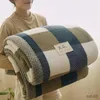 Couvertures d'emmaillotage Couverture de sieste en tricot épaissie chaude couverture polaire double face couverture de canapé de bureau douce couverture en tricot fait à la main pour canapé-lit
