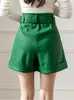 Damen Shorts Seoulish Green PU Faxu Leder Damen Shorts mit Gürtel Herbst Winter Hose mit weitem Bein Damen Casual Bürohose 230503