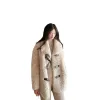 0C237M15 Cappotto invernale da donna in lana di agnello, vera pelliccia sciolta con alto temperamento e vera pelle